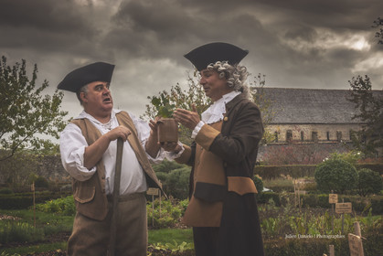 1740 – François-Amédée Frézier fait planter un fraisier du Chili au jardin botanique de Brest