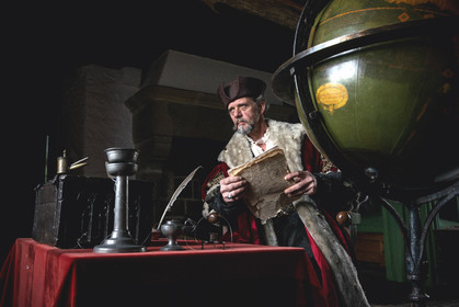 1545 - Jacques Cartier en son manoir de Limoëlou