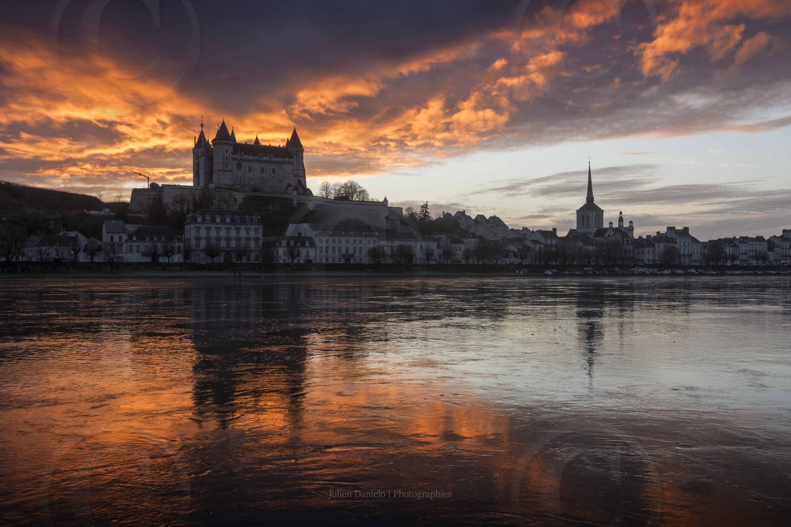 La Loire et le château de Saumur